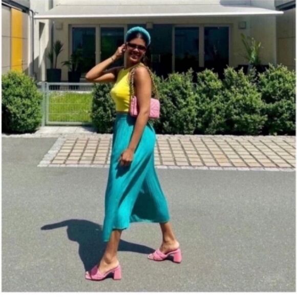 NWT Zara New Bright Pink Quilted Heeled Squared Toe Mules Shoes Sandals size 6 - Picture 8 of 13